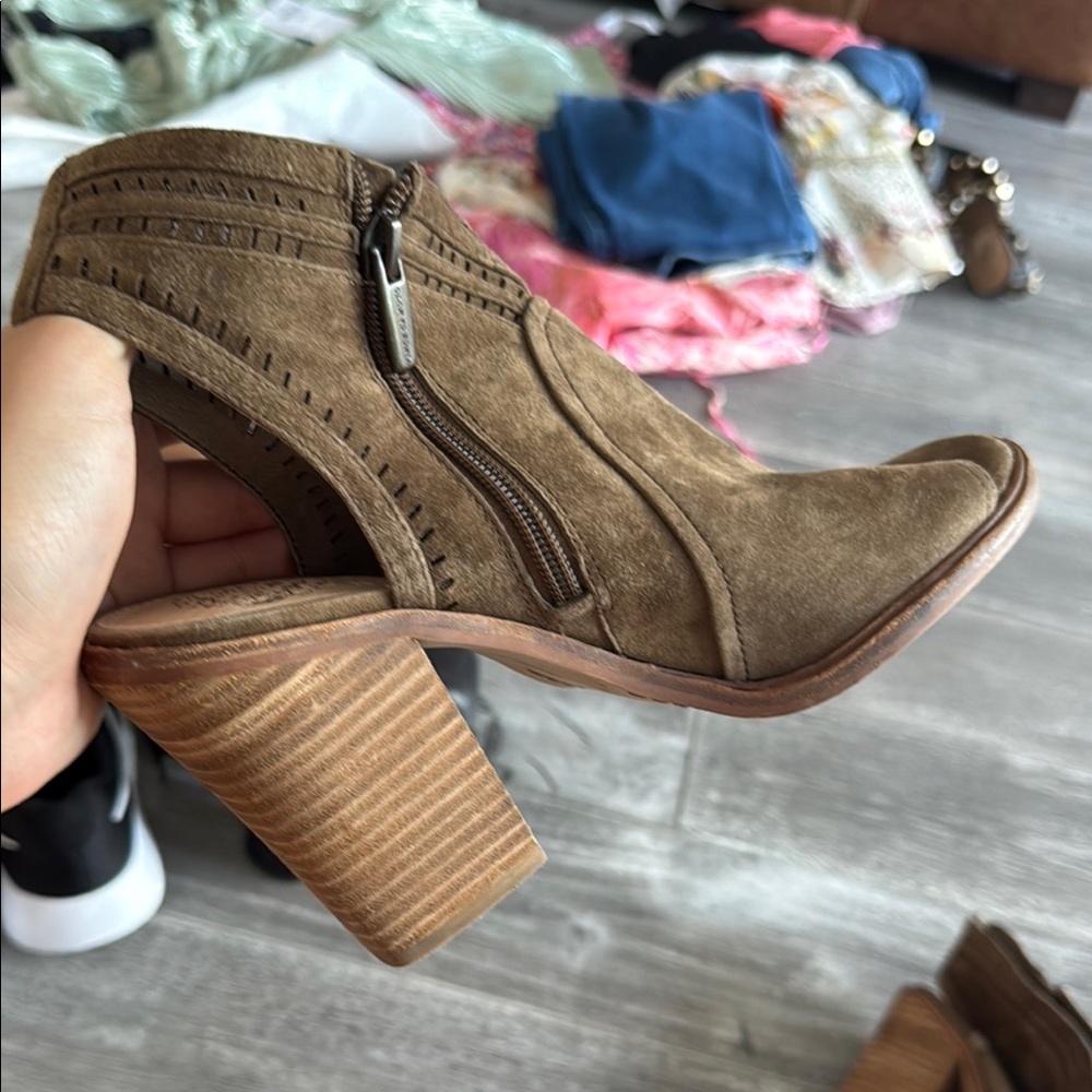 Vince Camuto Brown Heeled Boots Western Style